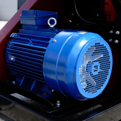 Elektrický špalíkovač REMET RPE-200 22 kW PÁSOVÝ DOPRAVNÍK 3M