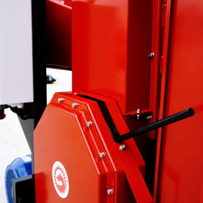 Elektrický špalíkovač REMET RPE-200 22 kW PÁSOVÝ DOPRAVNÍK 3M