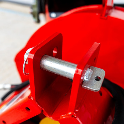 Traktorový PTO diskový štiepkovač REMET RT-630R s hydraulickým valcom