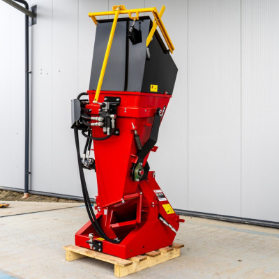 Traktorový PTO diskový štiepkovač REMET RT-630R s hydraulickým valcom