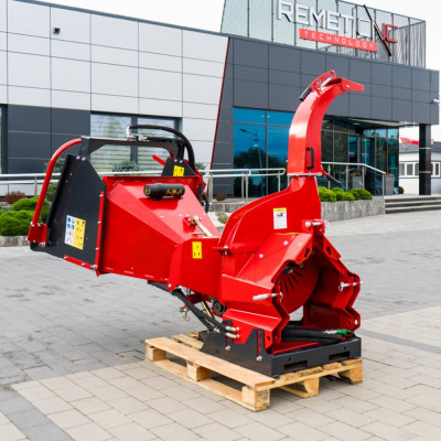 PTO diskový štiepkovač REMET RX-130 s vlastnou hydraulikou