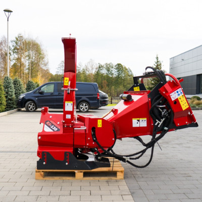 PTO diskový štiepkovač REMET RX-130 s vlastnou hydraulikou