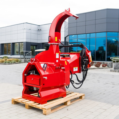 PTO diskový štiepkovač REMET RX-180 s vlastnou hydraulikou