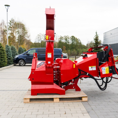 PTO diskový štiepkovač REMET RX-230 s vlastnou hydraulikou
