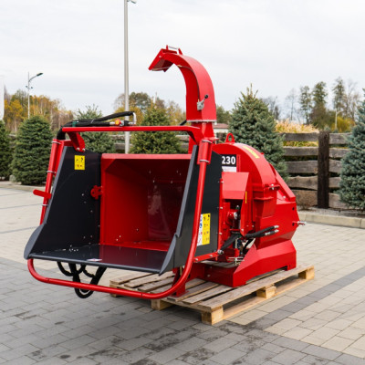 PTO diskový štiepkovač REMET RX-230 s vlastnou hydraulikou
