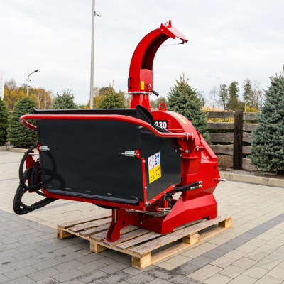 PTO diskový štiepkovač REMET RX-230 s vlastnou hydraulikou