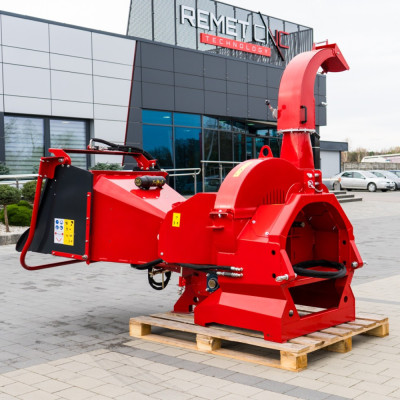 PTO diskový štiepkovač REMET RX-230 s vlastnou hydraulikou