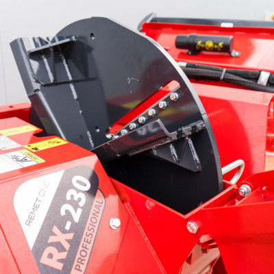 PTO diskový štiepkovač REMET RX-230 s vlastnou hydraulikou