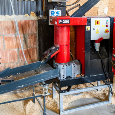Peletovací stroj P-200 na pelety 7,5 kW