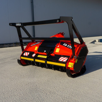Lesná fréza F3-150 s hydraulickým nastavením krytu
