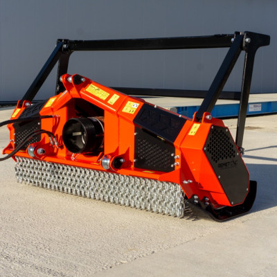 Lesná fréza F3-150 s hydraulickým nastavením krytu