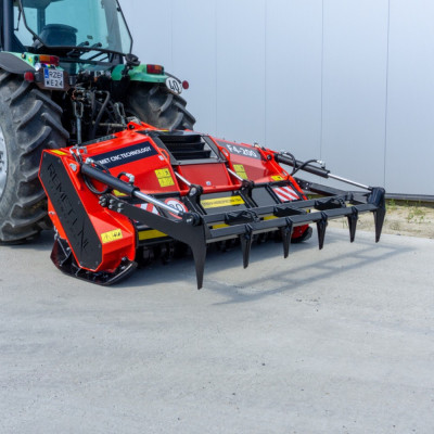 Lesná fréza F4-200 s hydraulickým nastavením krytu