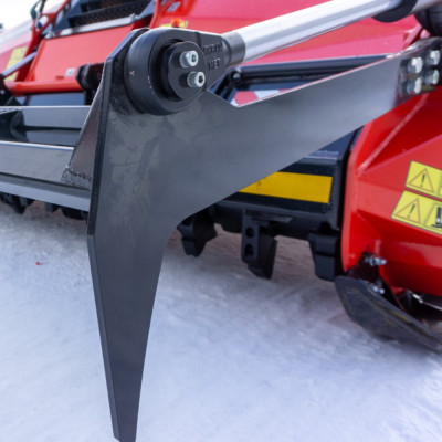 Lesná fréza F4-225 s hydraulickým nastavením krytu