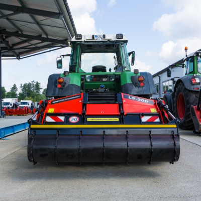 Hĺbková fréza L5-200 s hydraulickým nastavením krytu