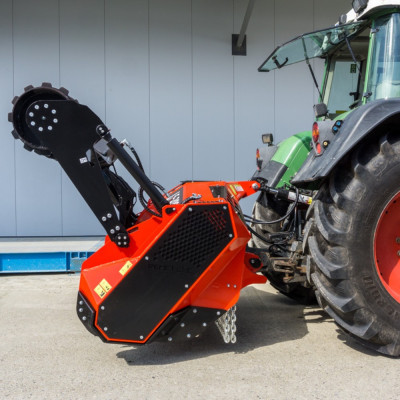 Hĺbková fréza L5-200 s hydraulickým nastavením krytu
