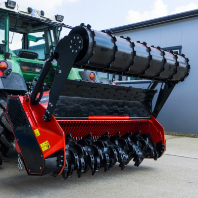 Hĺbková fréza L5-200 s hydraulickým nastavením krytu
