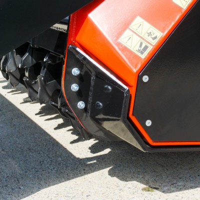 Hĺbková fréza L5-200 s hydraulickým nastavením krytu