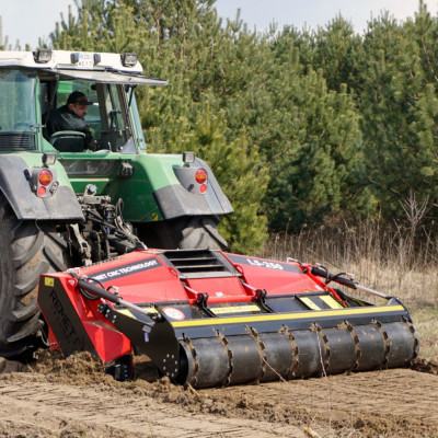 Pôdna fréza L5-250 s hydraulickým nastavením krytu
