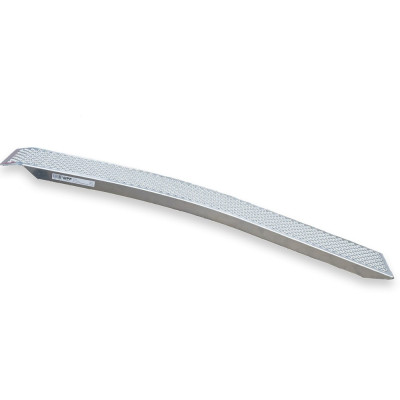 Hliníkový nájazd prehnutý  2500 × 260 mm | nosnosť 1000 kg na pár