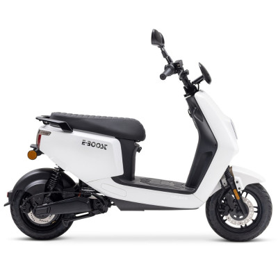 Elektrický skúter DELEKS E-BOOST White – 45 km/h, dojazd až 120 km