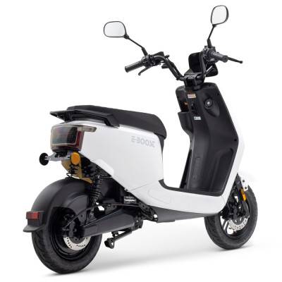 Elektrický skúter DELEKS E-BOOST White – 45 km/h, dojazd až 120 km