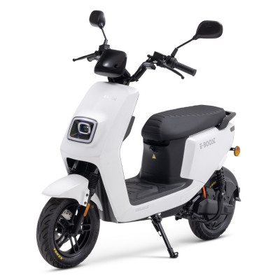Elektrický skúter DELEKS E-BOOST White – 45 km/h, dojazd až 120 km