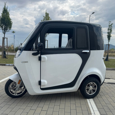Elektromobil - elektrická trojkolka Leramotors E1 - biela