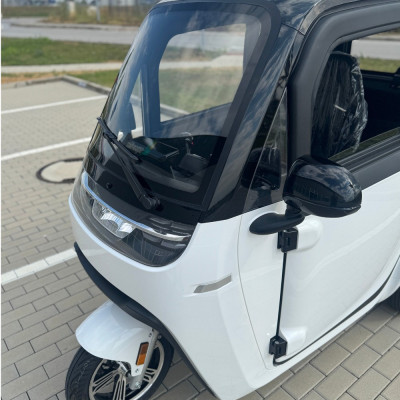 Elektromobil - elektrická trojkolka Leramotors E1 - biela