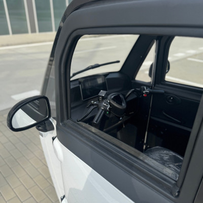 Elektromobil - elektrická trojkolka Leramotors E1 - biela