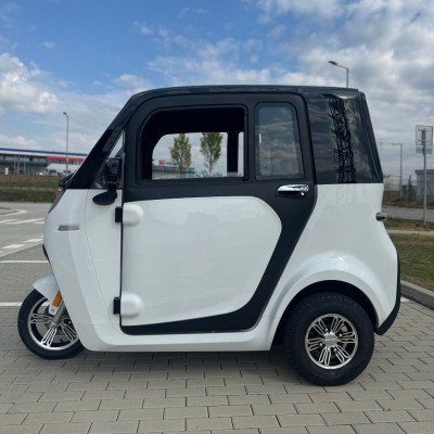 Elektromobil - elektrická trojkolka Leramotors E1 - biela