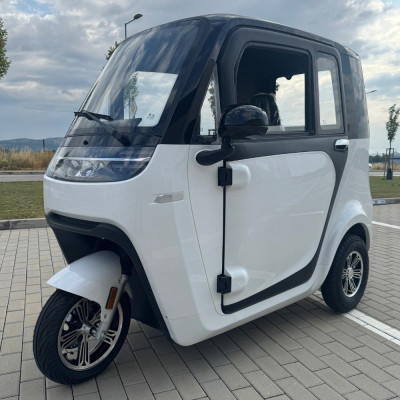 Elektromobil - elektrická trojkolka Leramotors E1 - biela